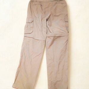 Field & Stream NWOT Cargo Pants with Pockets in Size Medium